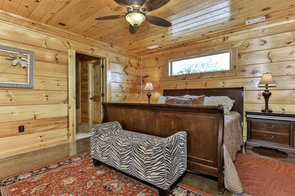 Terrace Level King Bedroom With Private Bathroom