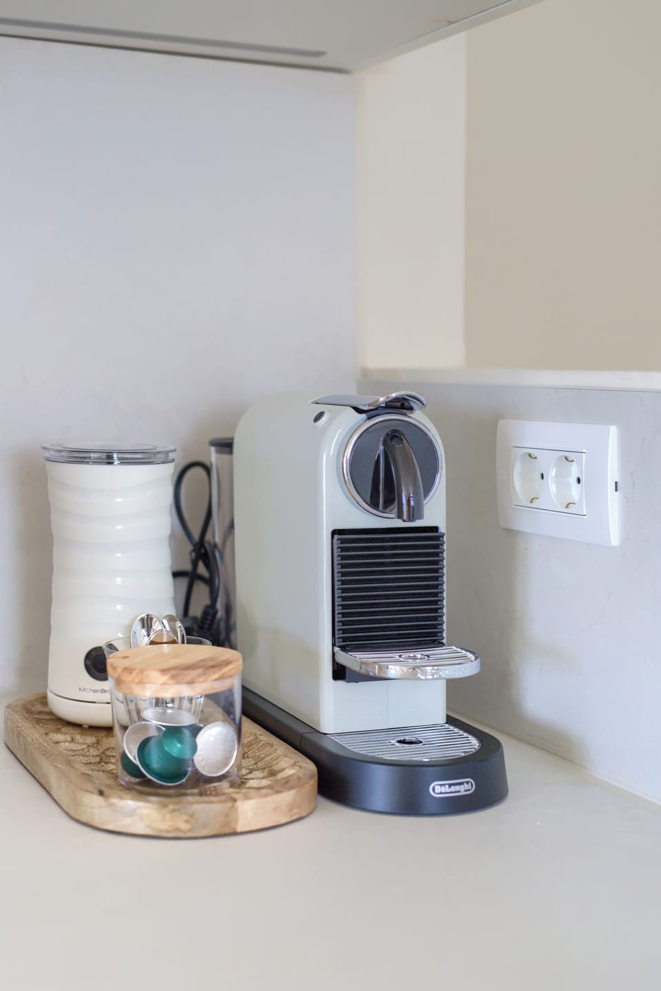 Nespresso machine, pods & milk frother for premium coffee at home