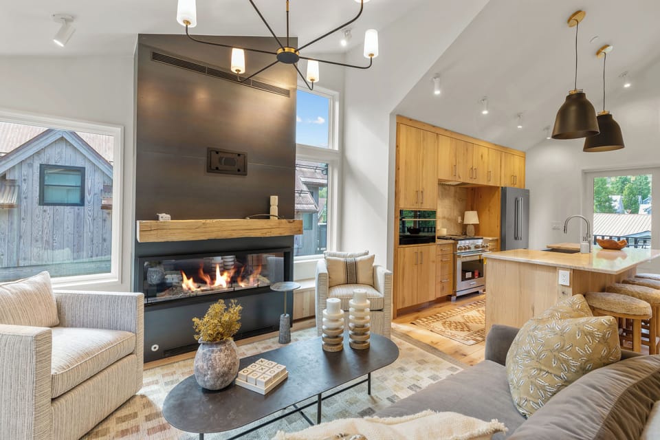 2.0-living-room-mears-station-a-telluride (20)