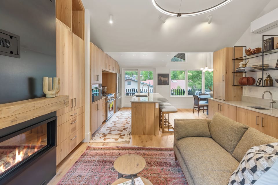 1.03-living-room-mears-b-telluride (12)