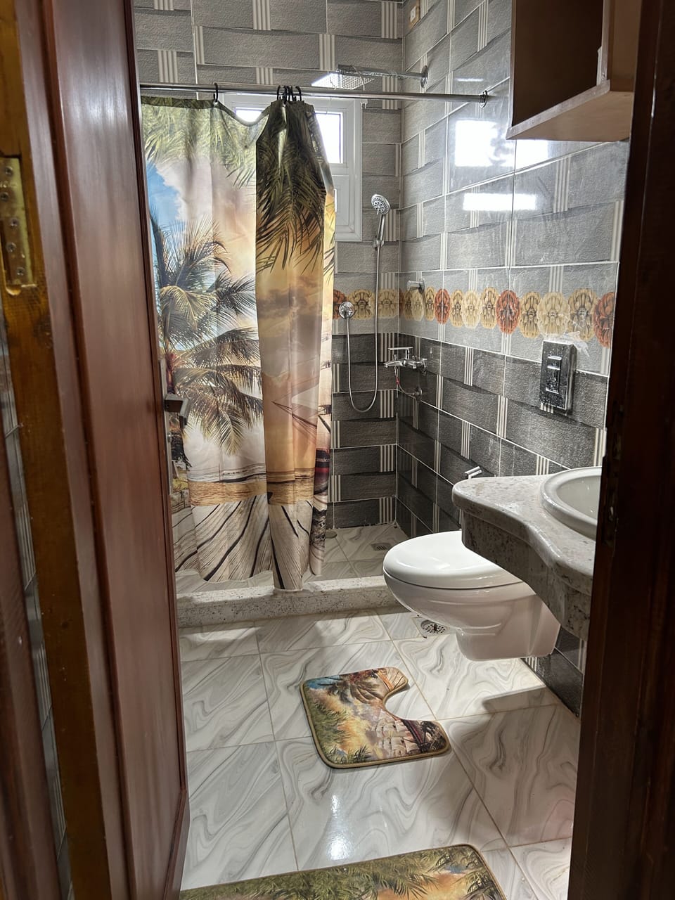 Full En-Suite Bathroom