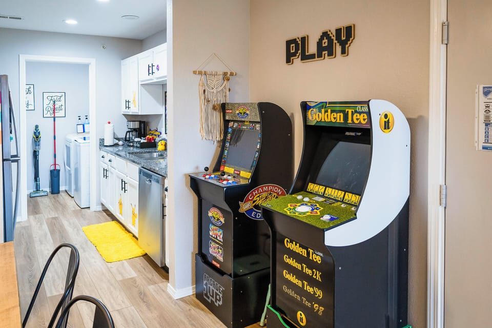 Golden Tee & Street Fighter Arcade Games