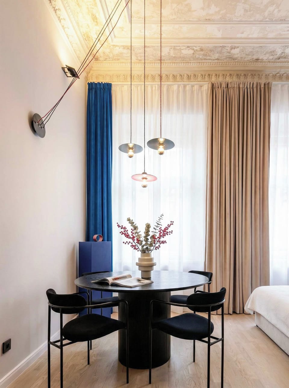 Dining table 