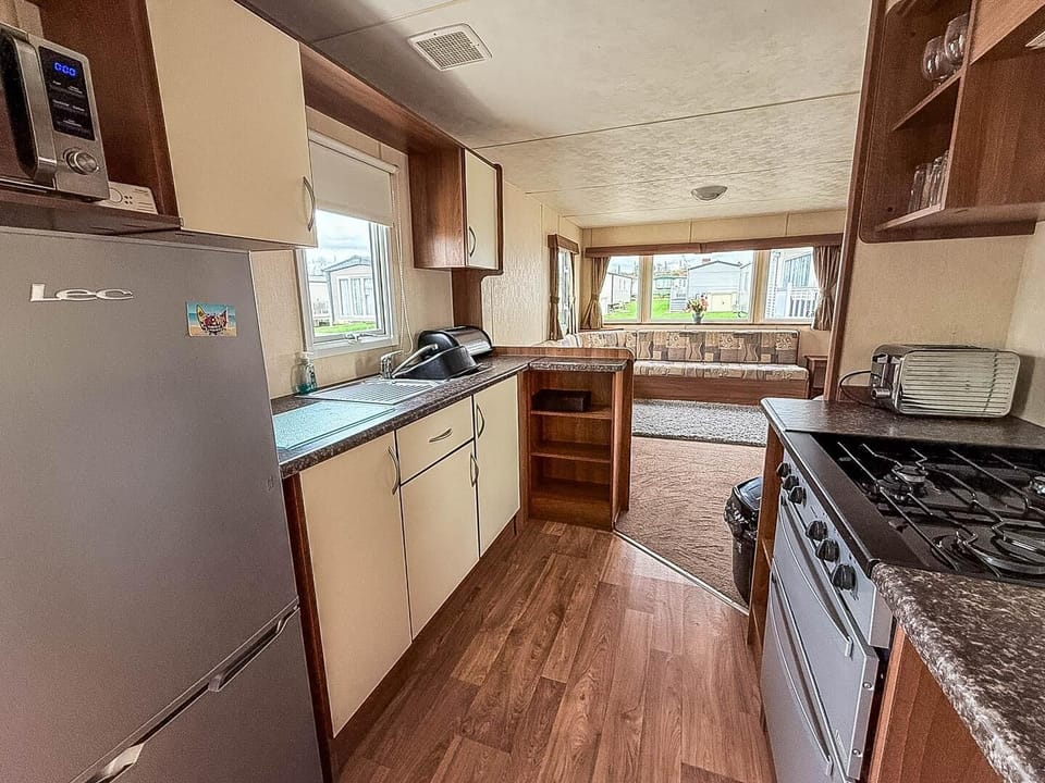 Reminisce on your Hunstanton beach holidays over some food or drinks.