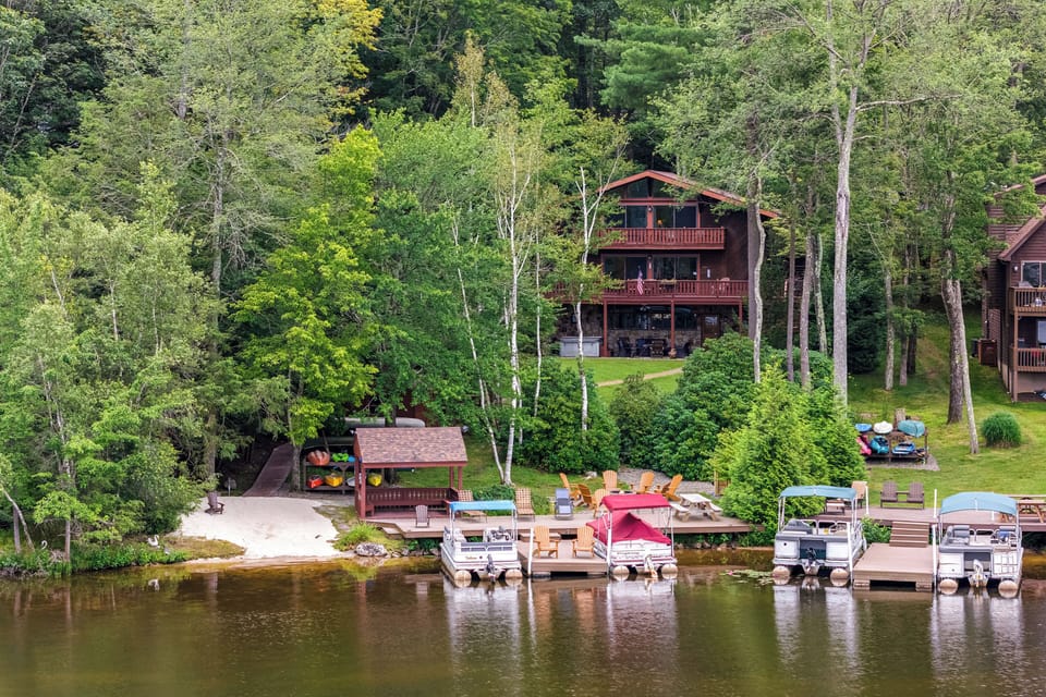 Beech Mountain Lakes Vacation Rental | 4BR | 3.5BA | Stairs Required