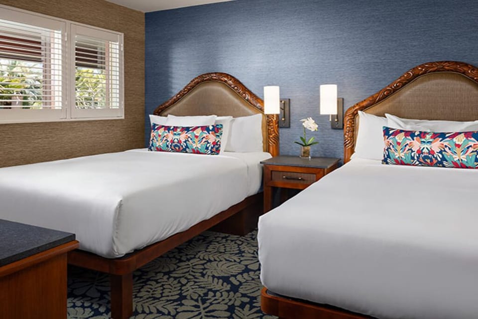 Stretch out in crisp linens with the shoreline just outside.