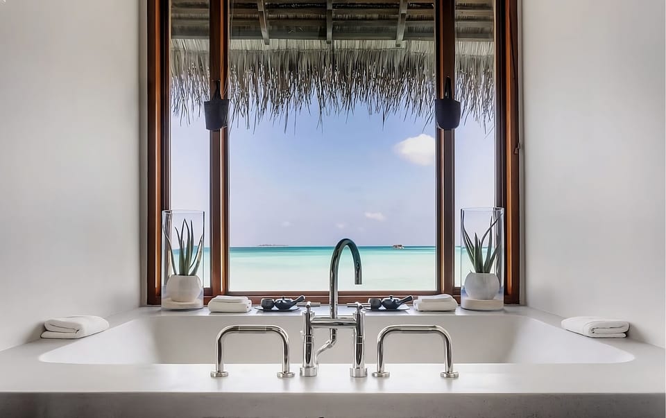 Indoor spa tub