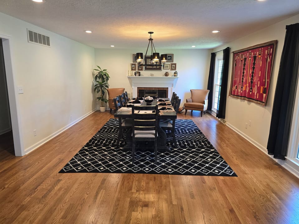 DIning room seats 8.