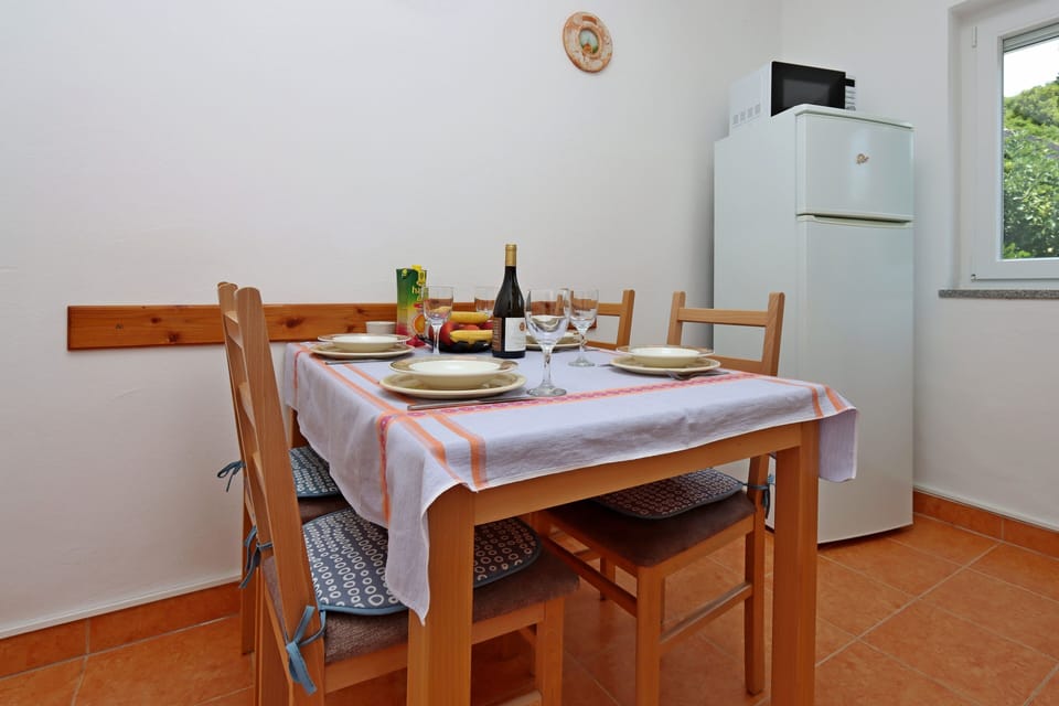 Dining room 2