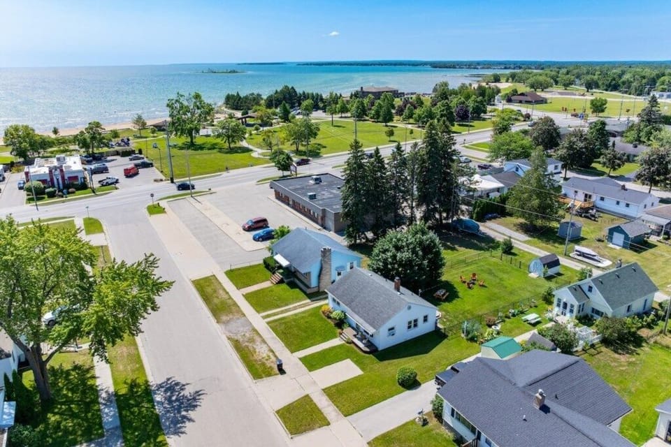 Prime location across the street from the public beach, splash park, playgrounds and restroom facilities.