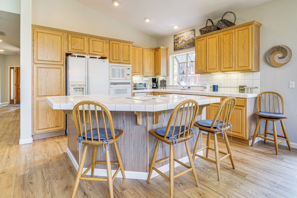 Kitchen | Dishwasher | Stove | Blender