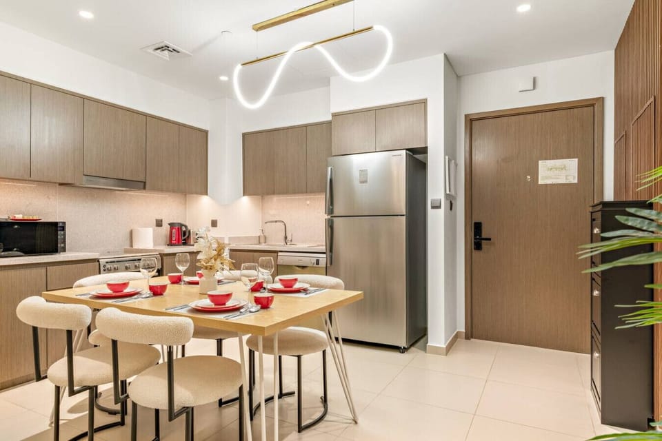 Dining Room: Enjoy delightful meals in this stylish dining area with elegant décor and views!