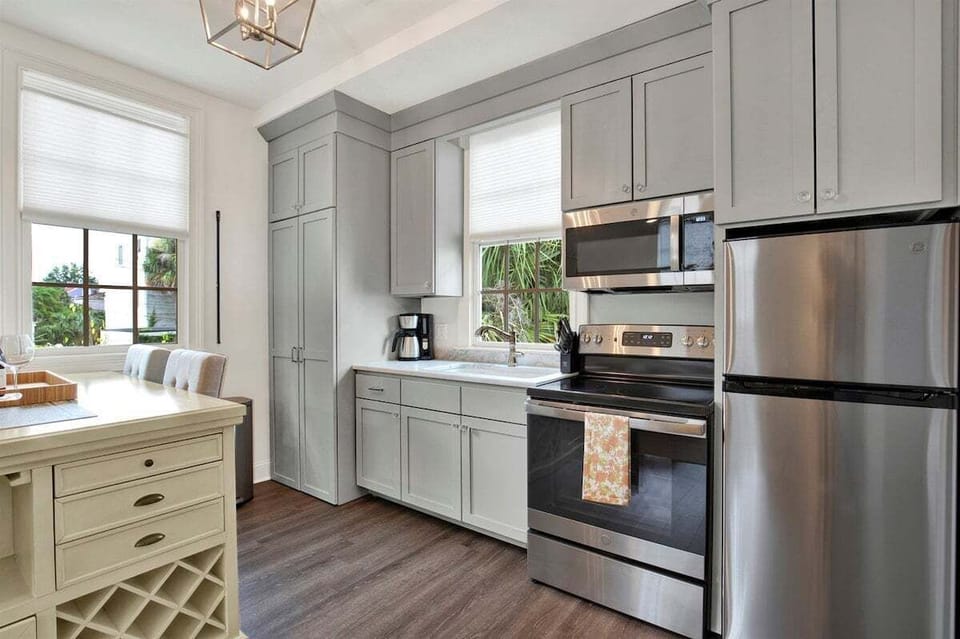 This kitchen has all the essentials for easy, at-home meals.