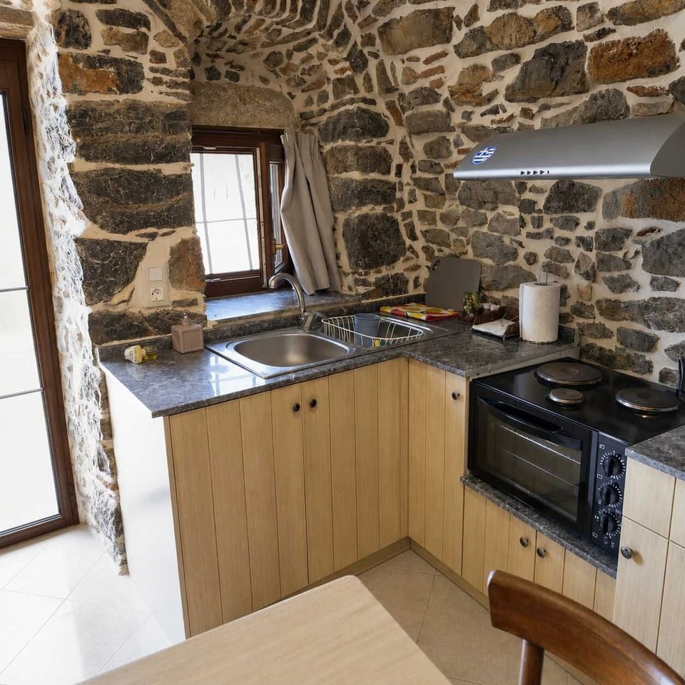 Fully equipped Kitchen space - View of the interior