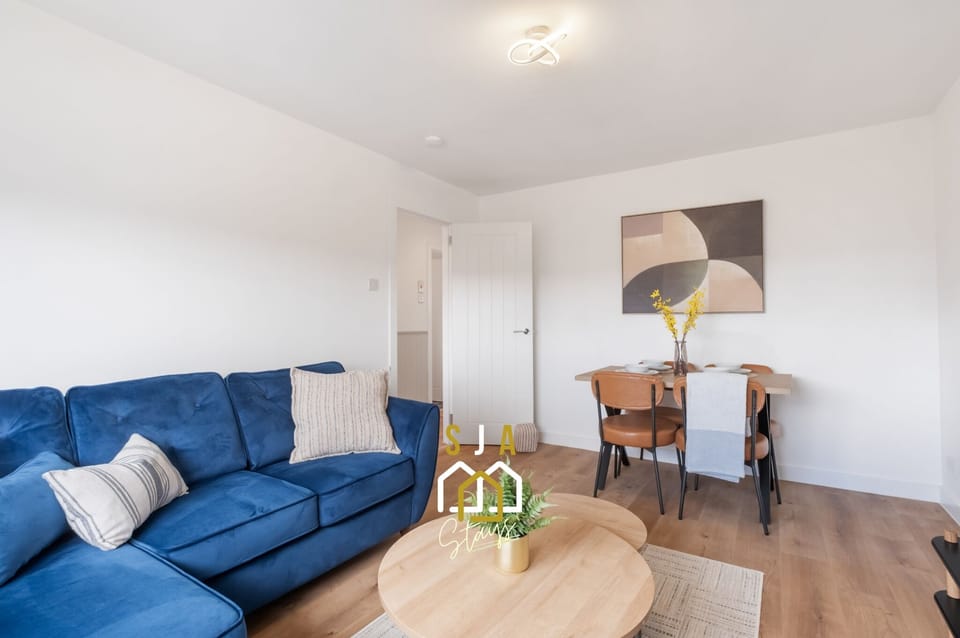 Living Room / Lounge