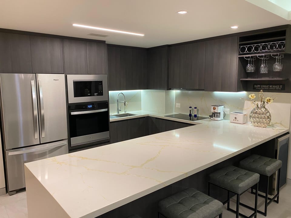 Full Kitchen (1)