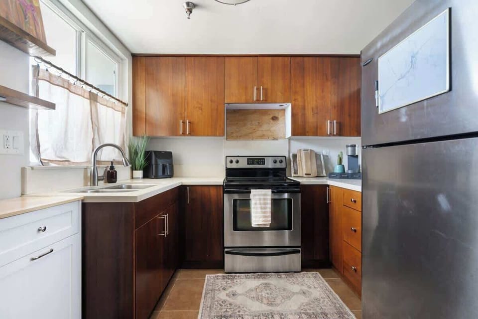 A new microwave will be installed before move in :)