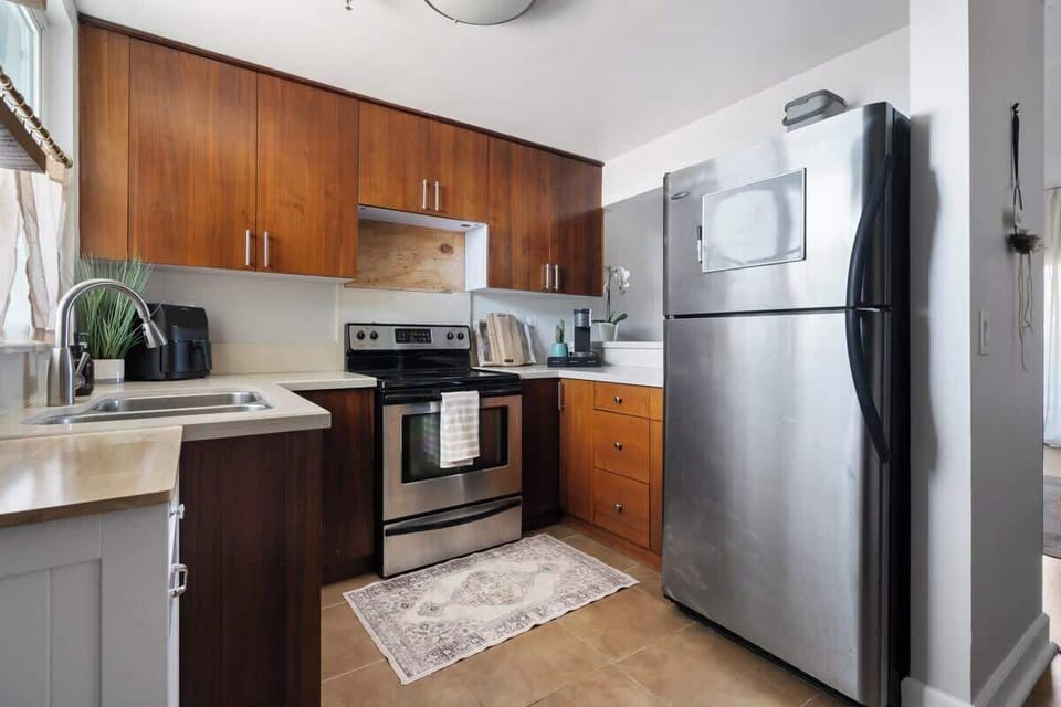 A new microwave will be installed before move in :)