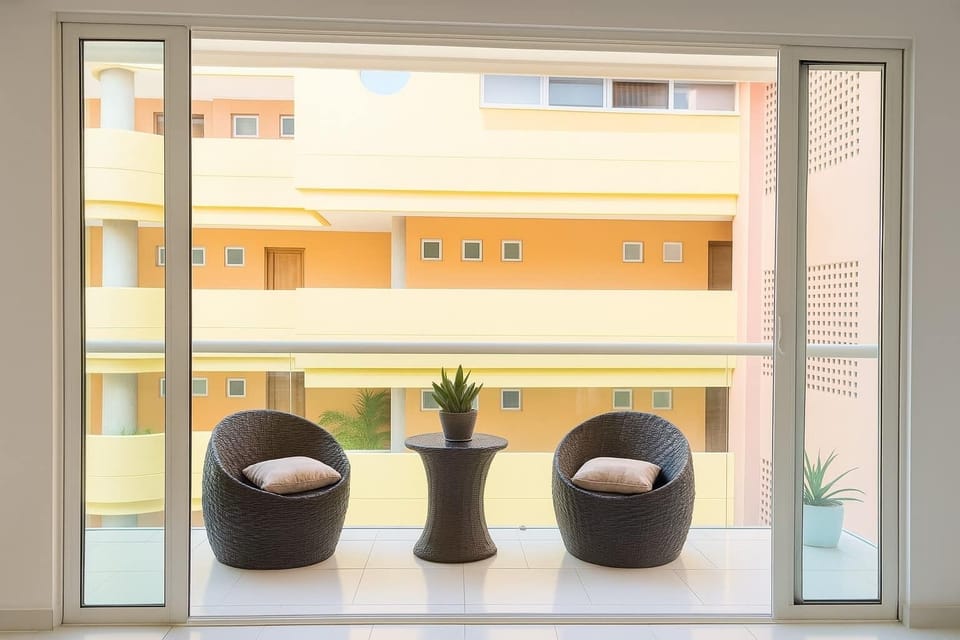 The amazing balcony with a full view to the beach! the breeze is amazing.