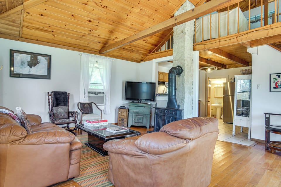 Living Room | 1st Floor | Wood-Burning Fireplace | Free WiFi