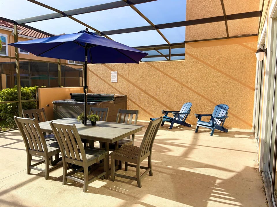 Private covered lanai