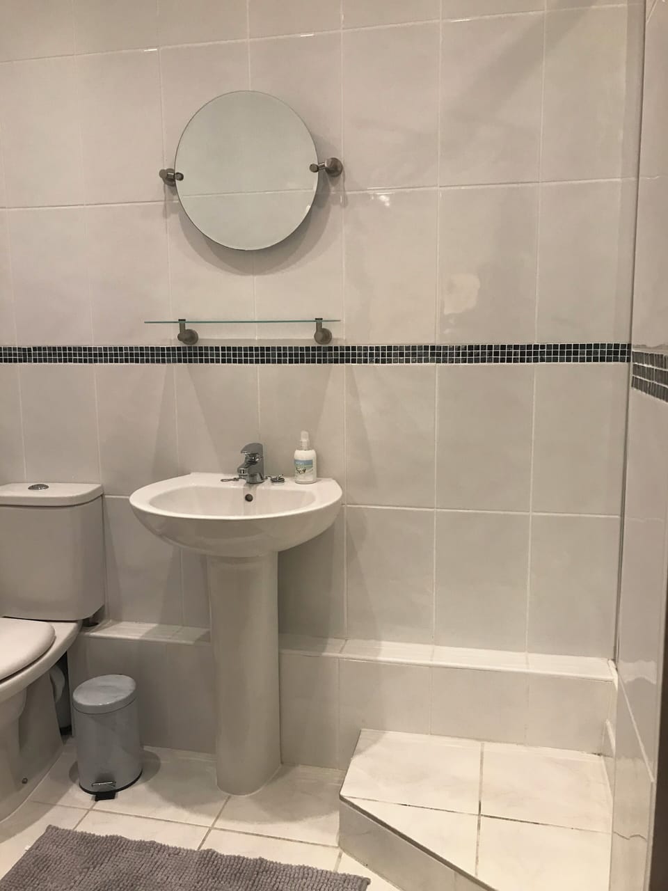 En-suite bathroom room