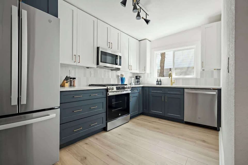 A cozy Austin, Texas retreat with a modern kitchen, ideal for quick bites or leisurely meals, showcasing the charm of Austin, Florida in Austin, Florida.
