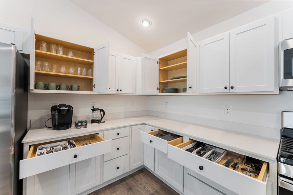 Fully equipped Kitchen with Noritake dishes, All-Clad cookware, and Oxo tools