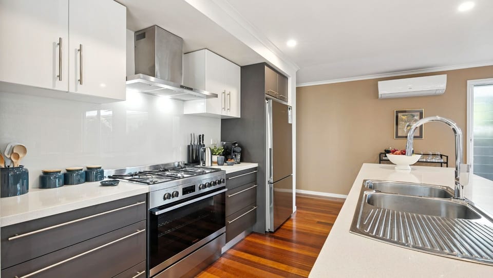 Azure House | Fully equipped chef's kitchen | Gas cooktop | Dishwasher | Air conditioned