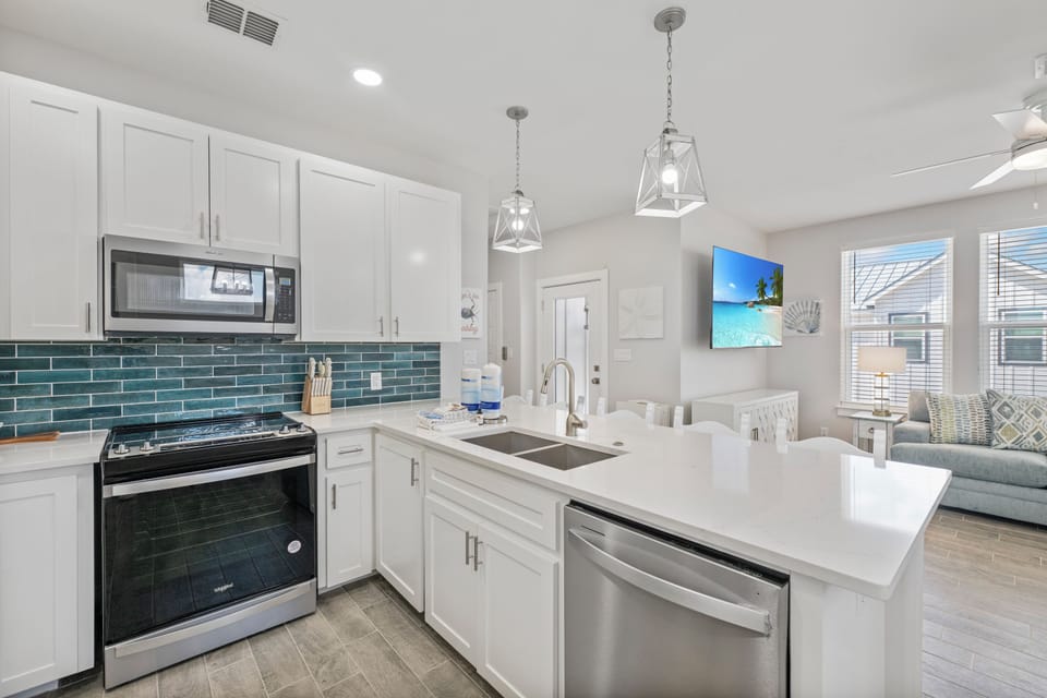 Spacious Kitchen with 5-Seat Island- Perfect for Entertaining
