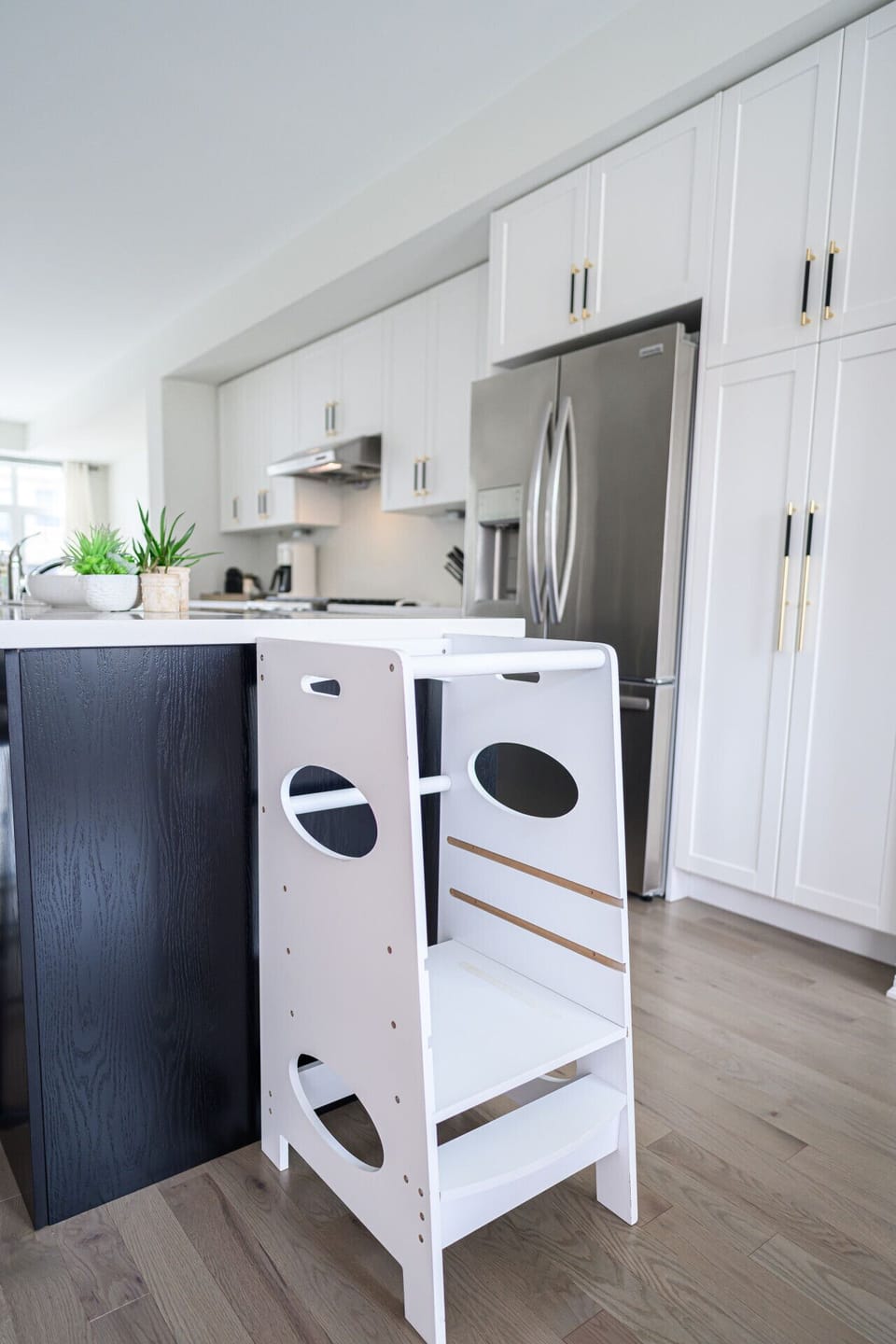 Learning tower for your little one to help out in the kitchen.