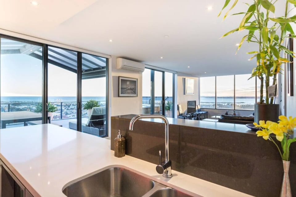 Breakfast bar