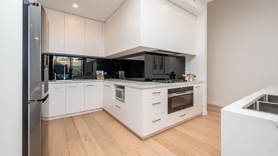 Large fully equipped gourmet kitchen