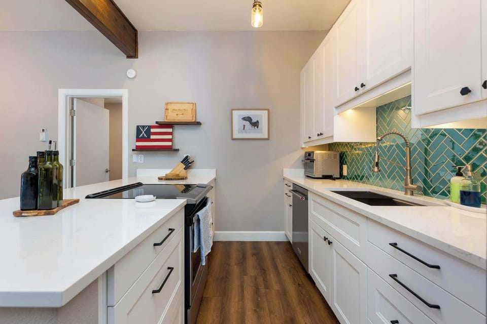 Renovated kitchen space with all you would need!