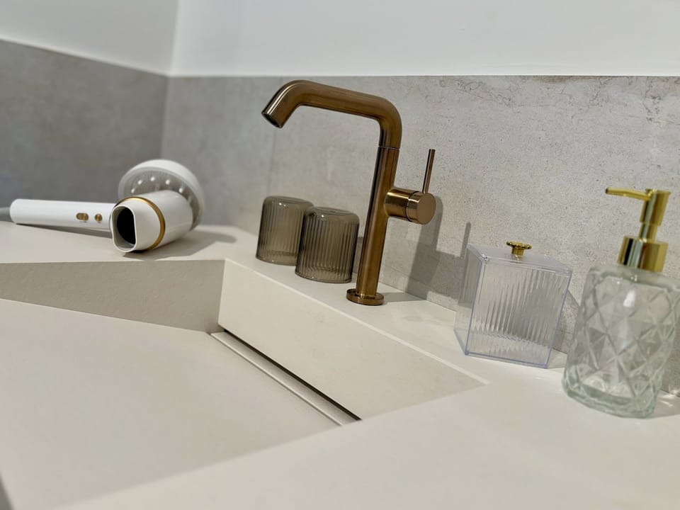 Bathroom amenities