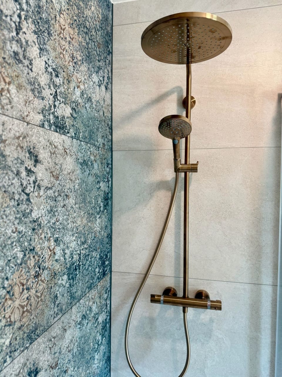 Hand-held showerhead