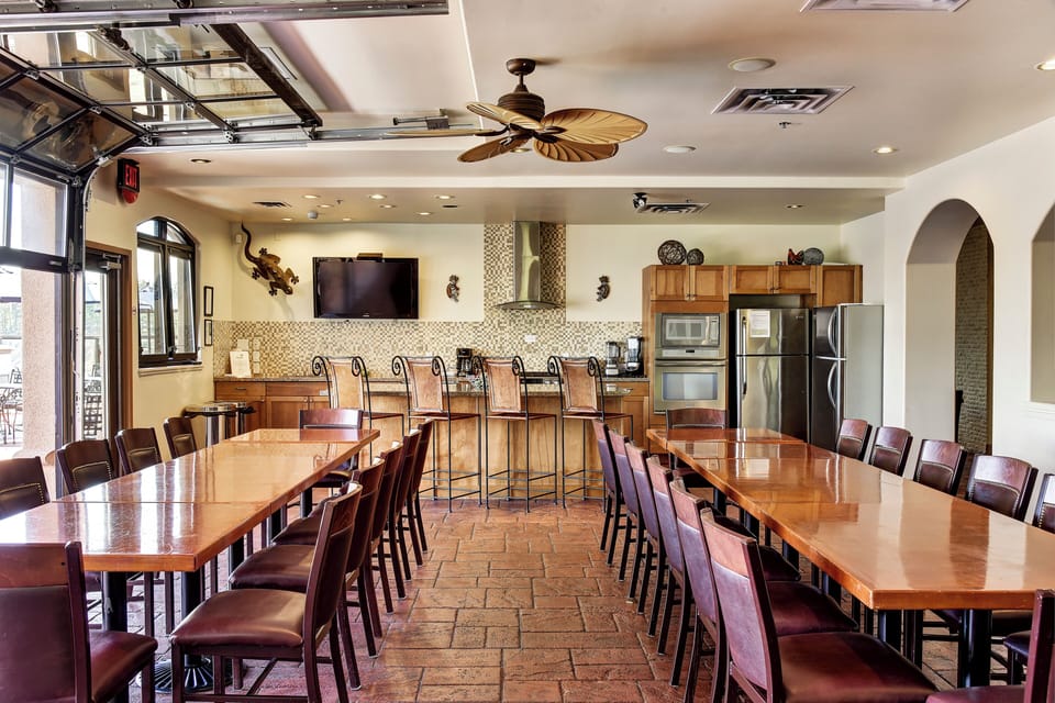 Grandsuite Dining Area