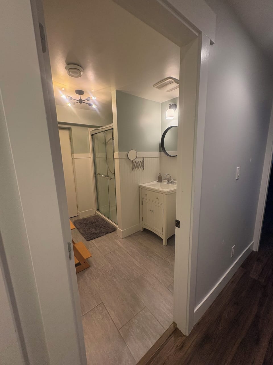 Bathroom off the hallway.