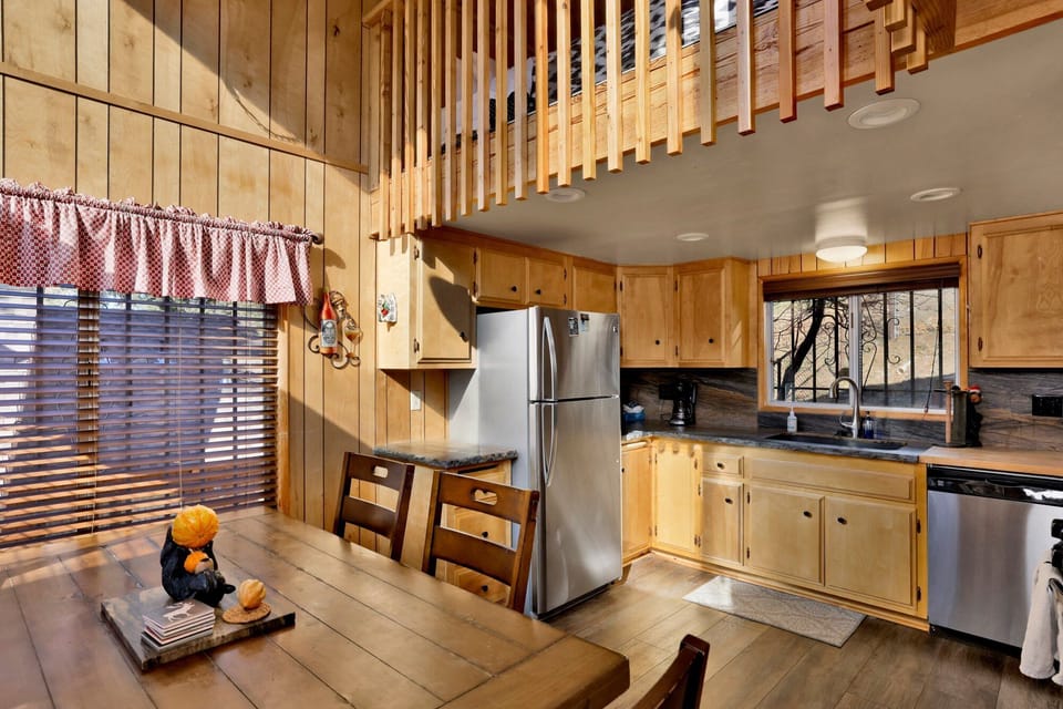 Enjoy a full kitchen with all the essentials for cooking and entertaining perfect for family meals and relaxed evenings in.