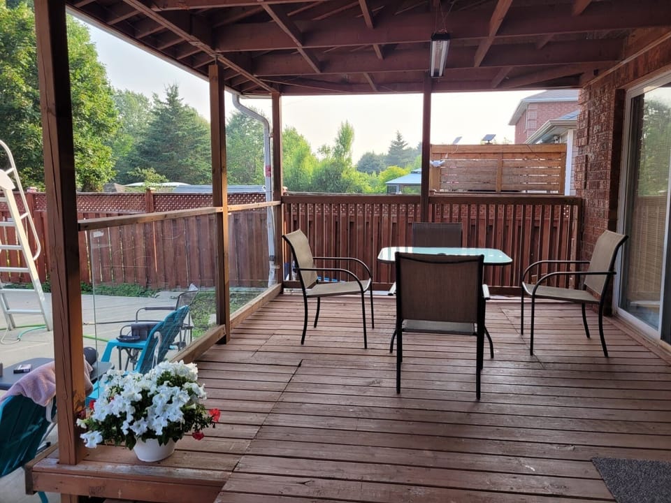Outdoor dining