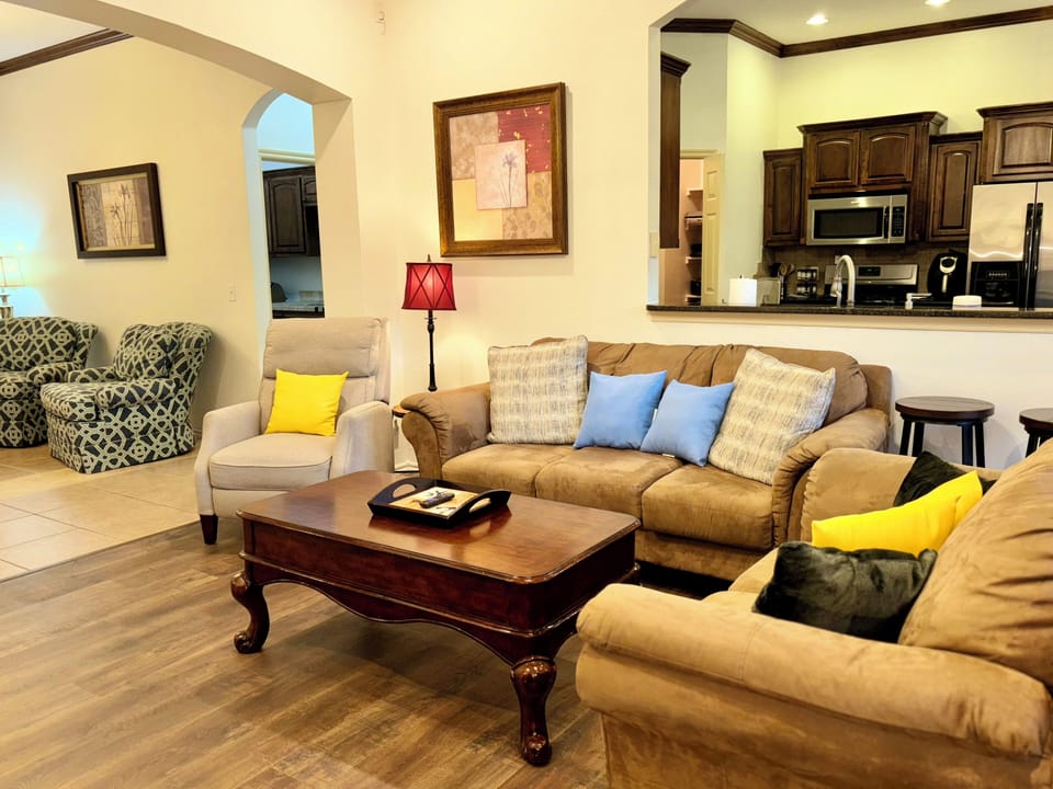 Living Room 1 (Main)