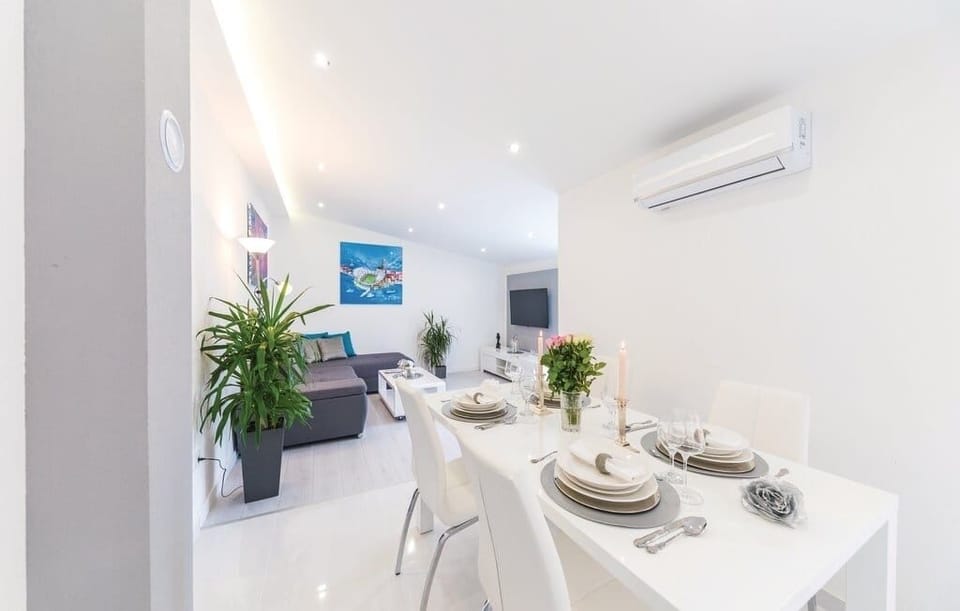 Dining room 2