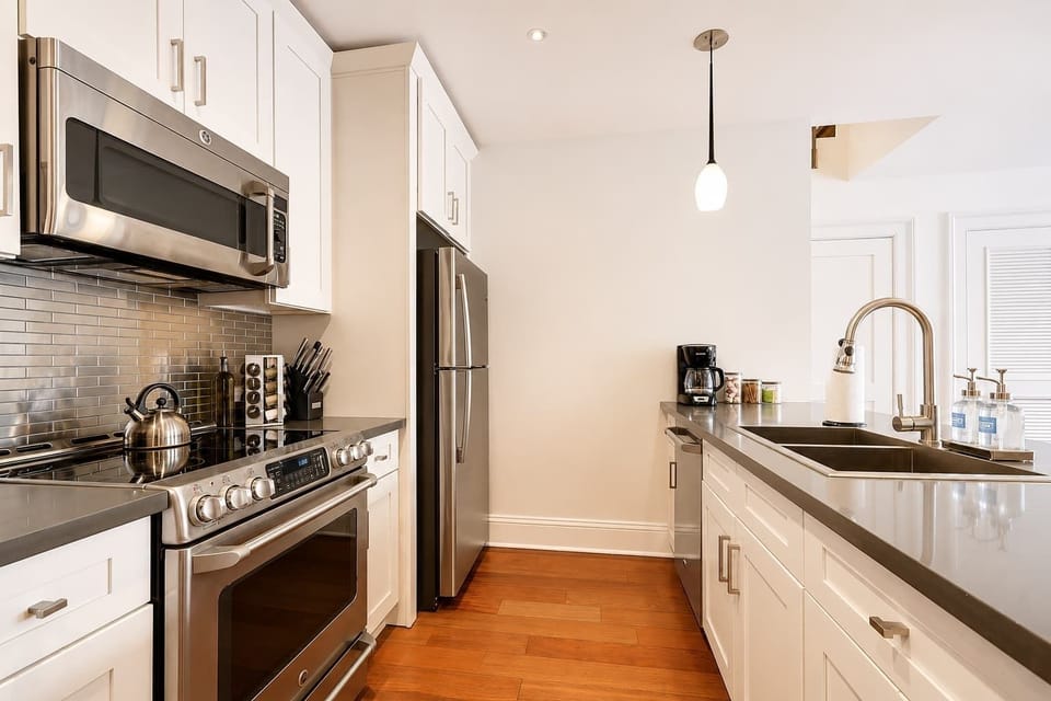 Fully-equipped kitchen