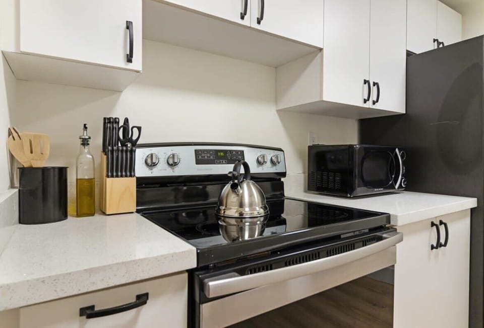 Fully-equipped kitchen