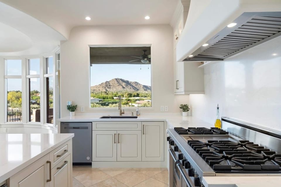 Dishes with this view ain't that bad