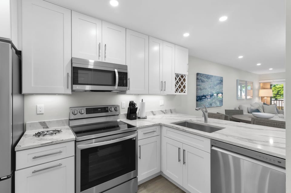 large kitchen with all the ammenties