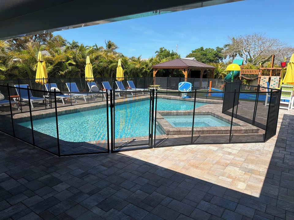 Child Safety Fence Available to Keep the Little Ones Safe