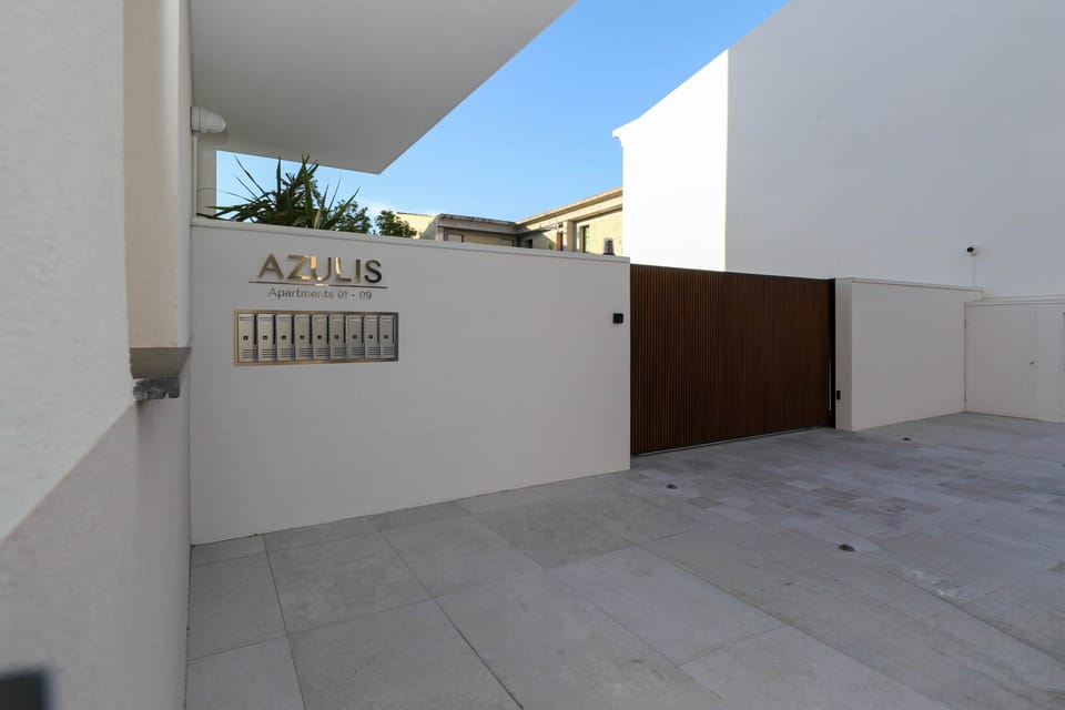 AZULIS Apartment#7 secure gated parking