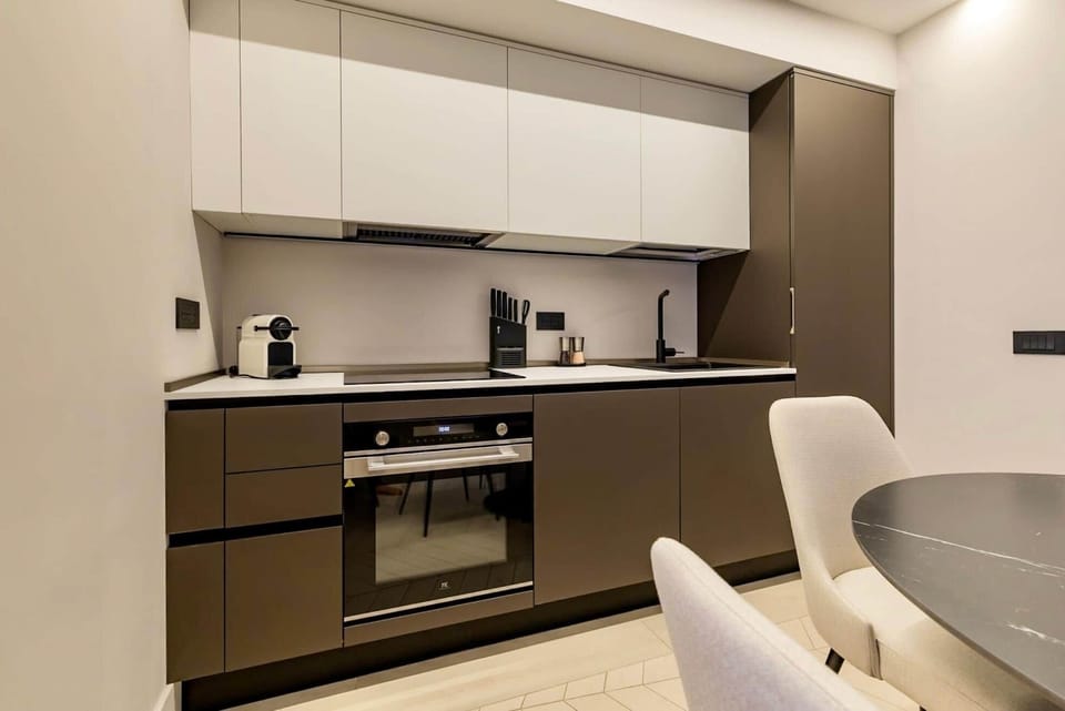 Fully equipped Kitchen with state of the art appliances
