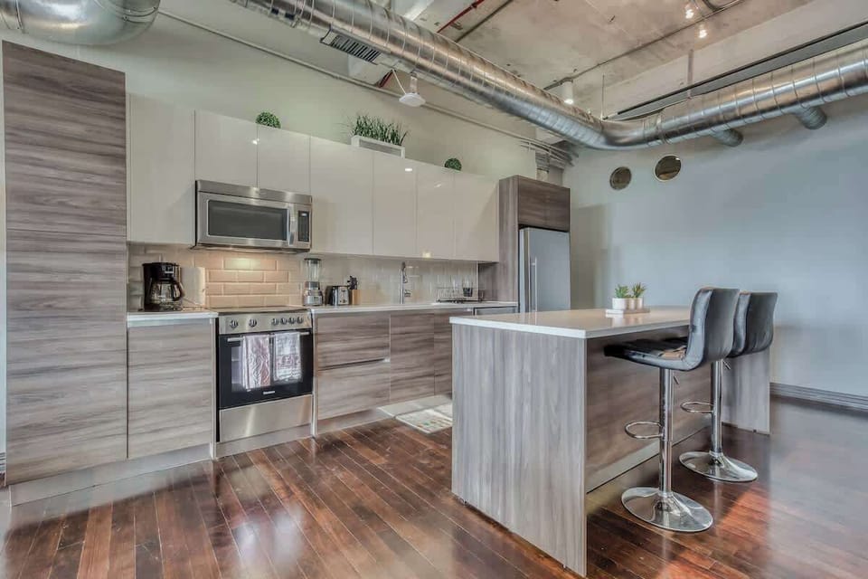 Spacious kitchen with full-size appliances and all the essentials